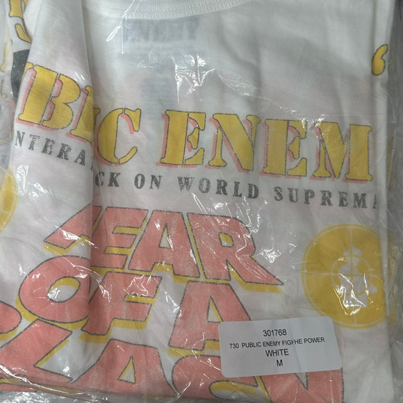 NWT Recycled Karma Public Enemy Fight the Power Tour White T-Shirt Sz M - Picture 3 of 3